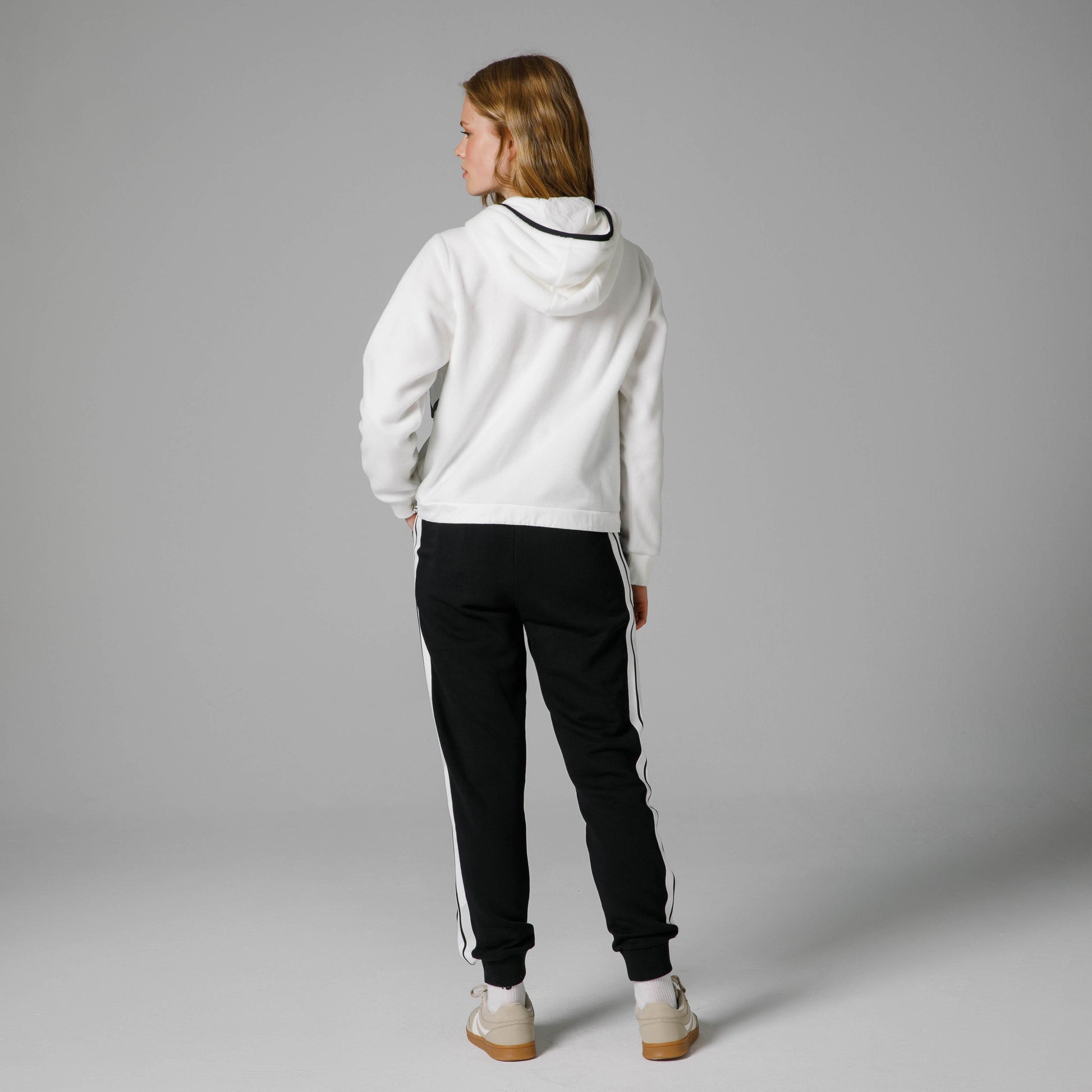 Ellesse Fermuarlı Kapüşonlu Kadın Ceket EF188-OF