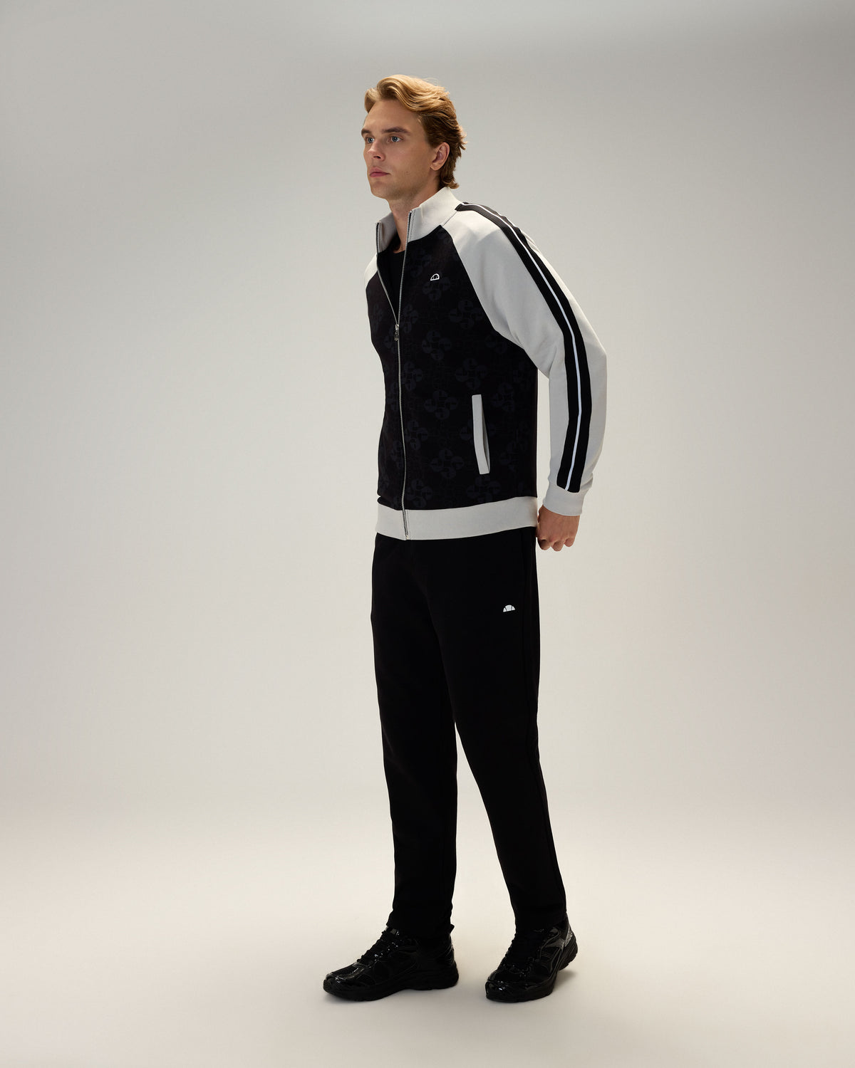 Ellesse Fermuarlı Erkek Sweatshirt 5WM1357-BK