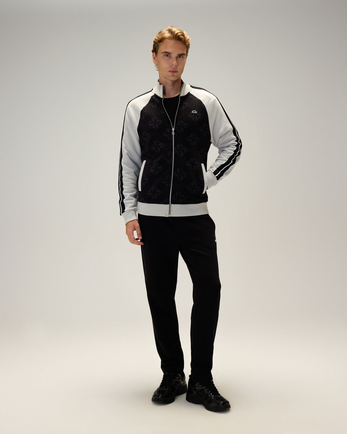 Ellesse Fermuarlı Erkek Sweatshirt 5WM1357-BK