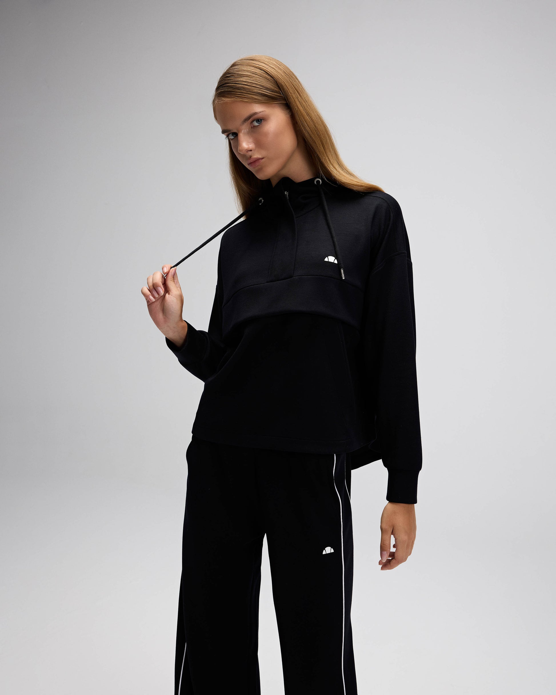 Ellesse Kadın Kapüşonlu Sweatshirt EF551-BK