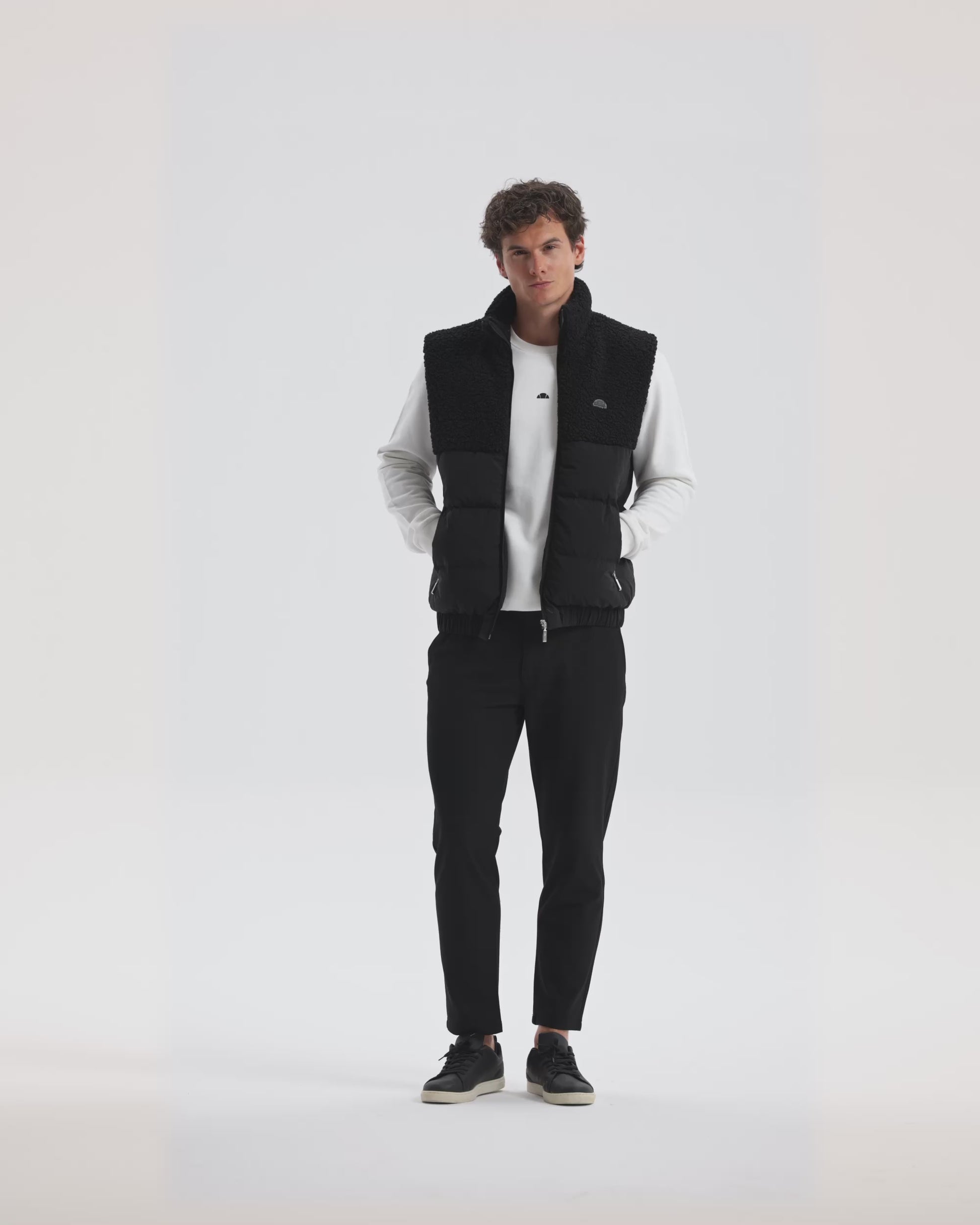 Ellesse Erkek Dolgulu Yelek EM532-BK