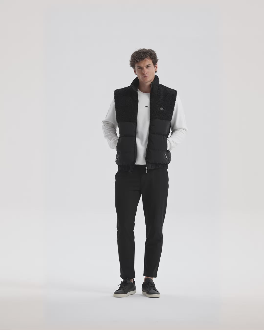 Ellesse Erkek Dolgulu Yelek EM532-BK